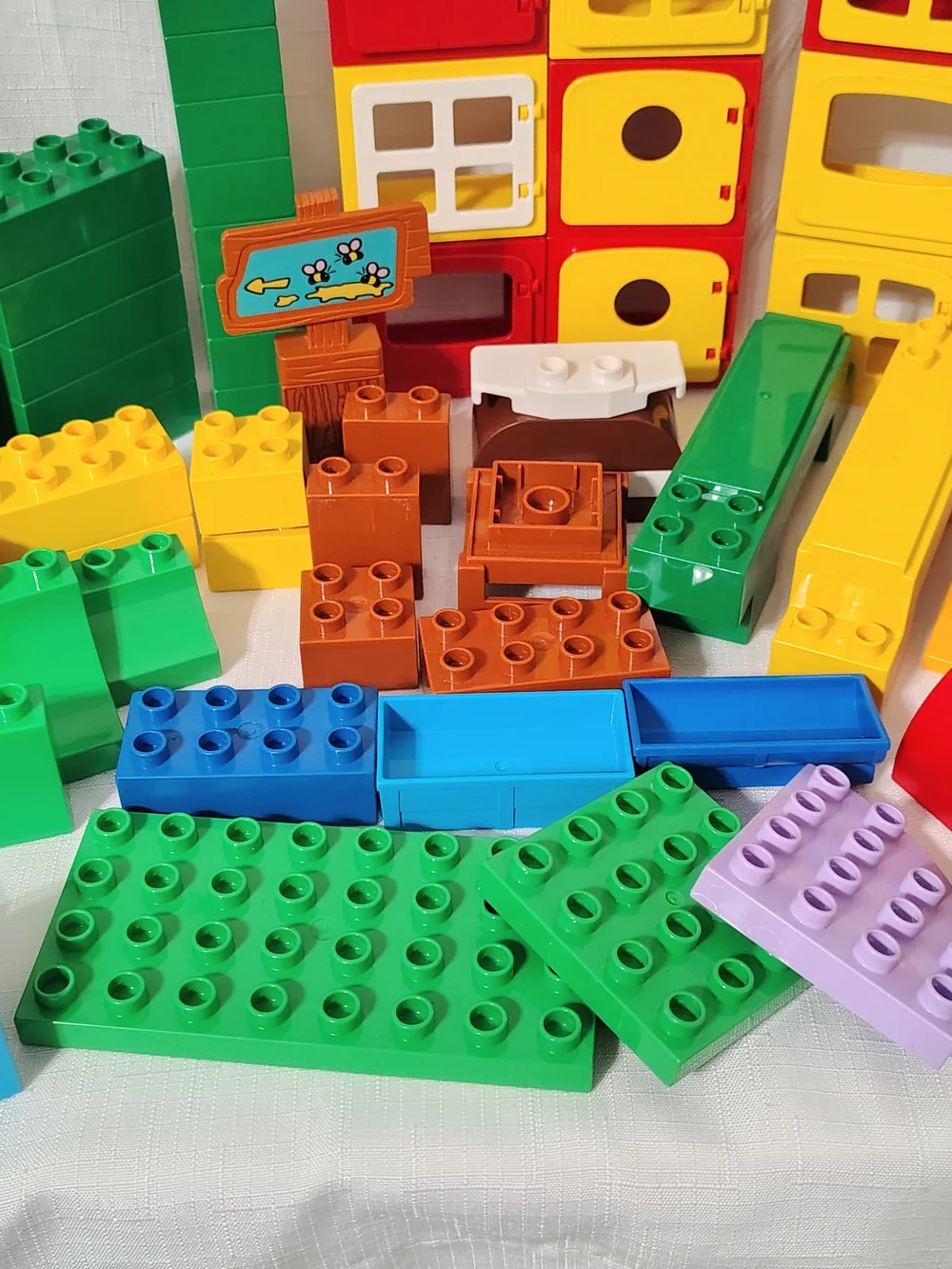 Lego Duplo Lot Plus A Few Novelty Mega Bloks Dora The Explorer Yo Gaba 98 Pieces